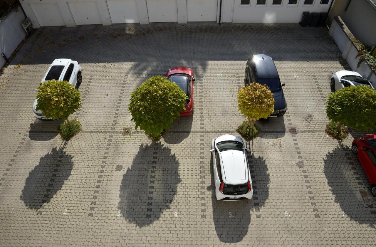 Sunshine Apartman With Free Parking ジュール エクステリア 写真